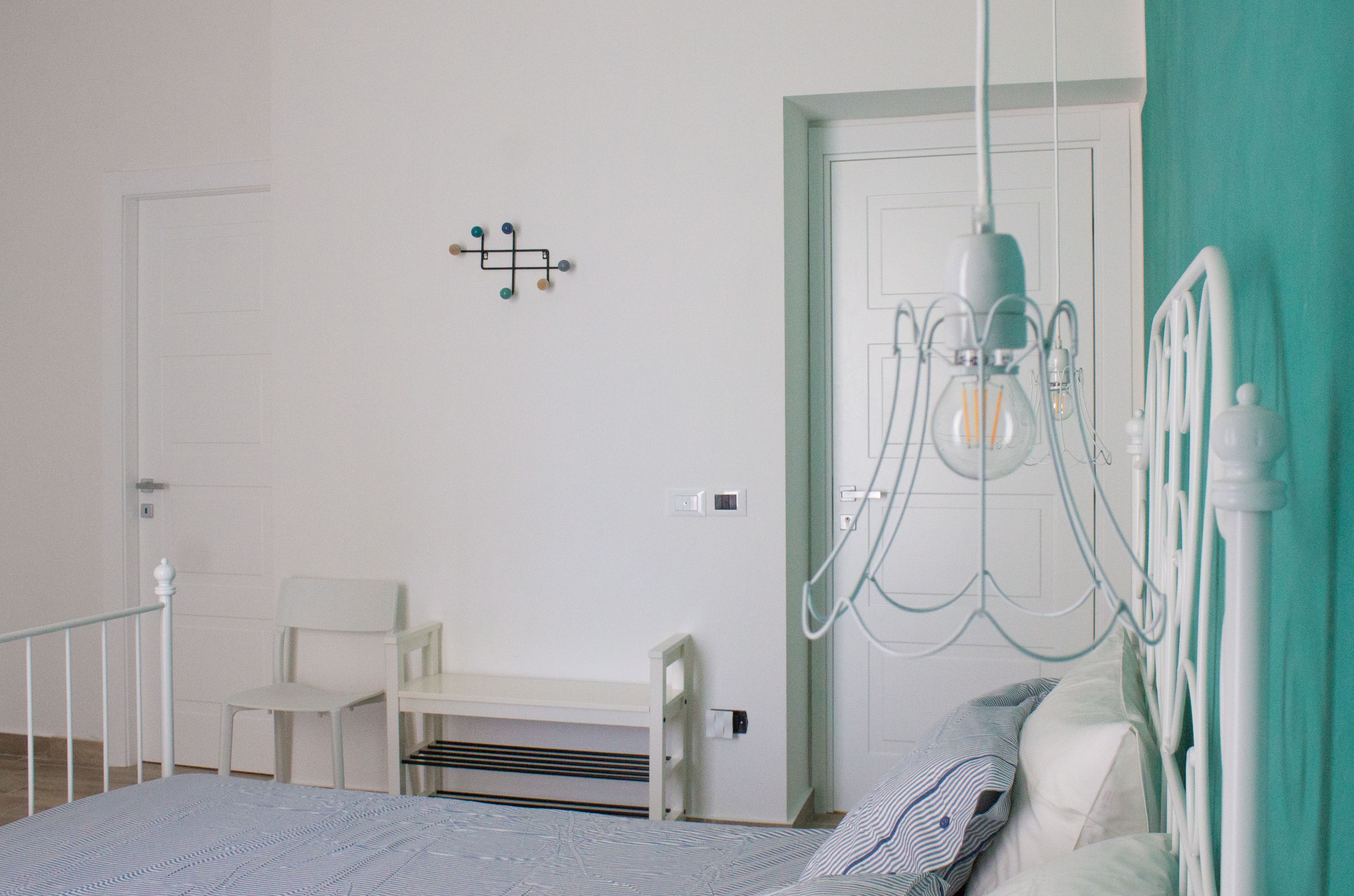 Desk, cribs/infant beds, free WiFi, bed sheets