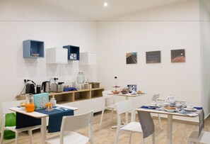 包每日自助早餐