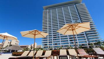 Sun deck