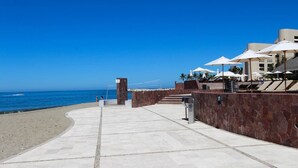 On the beach - Amazing Beachfront Garden House (Puerto Vallarta)
