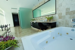 Casa, 4 camere da letto | Bagno | Doccia, asciugamani