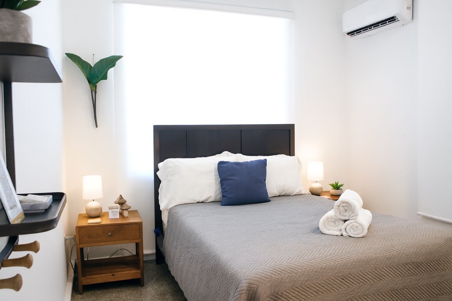 Caja de seguridad en la habitación y decoración personalizada 