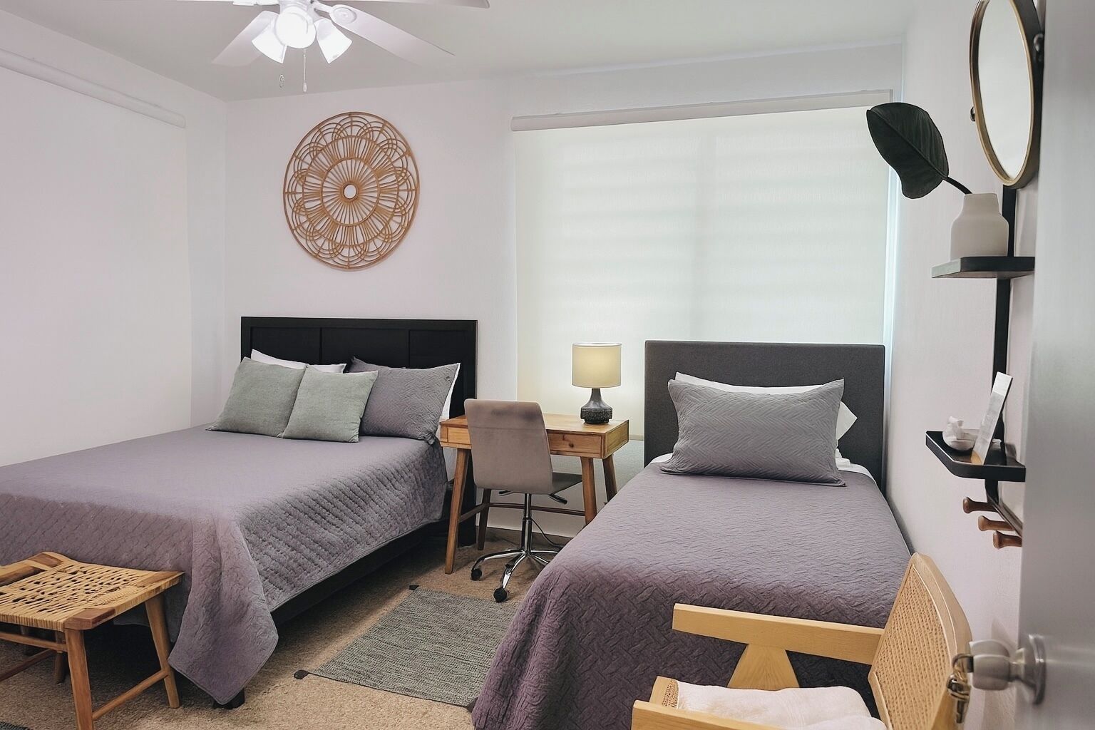 Caja de seguridad en la habitación y decoración personalizada 