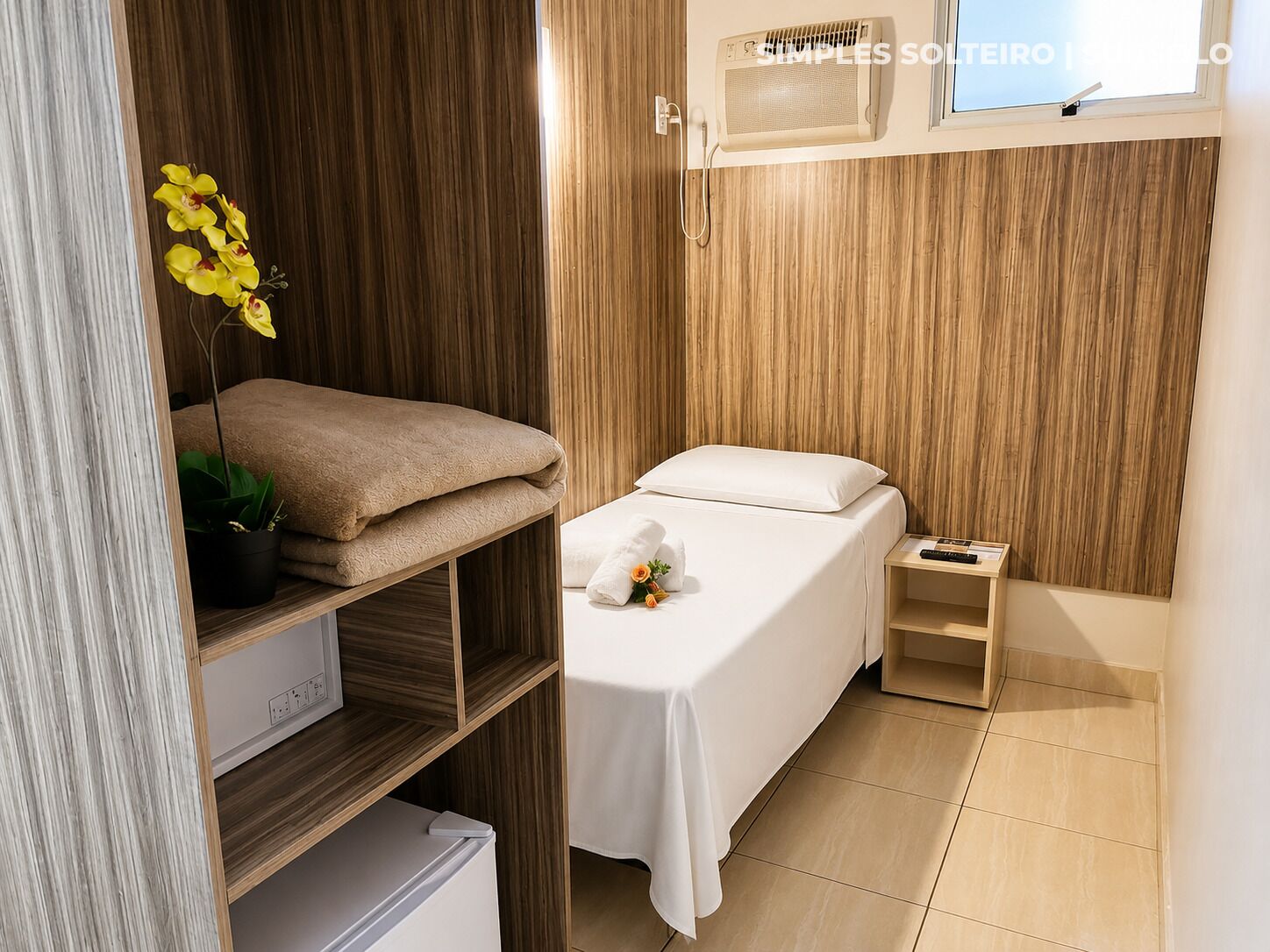 Economy Twin Room, 2 Twin Beds | Minibar, in-room safe, desk, laptop workspace