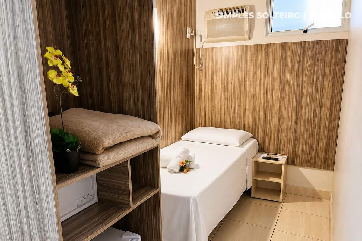 Economy Twin Room, 2 Twin Beds | Minibar, in-room safe, desk, laptop workspace