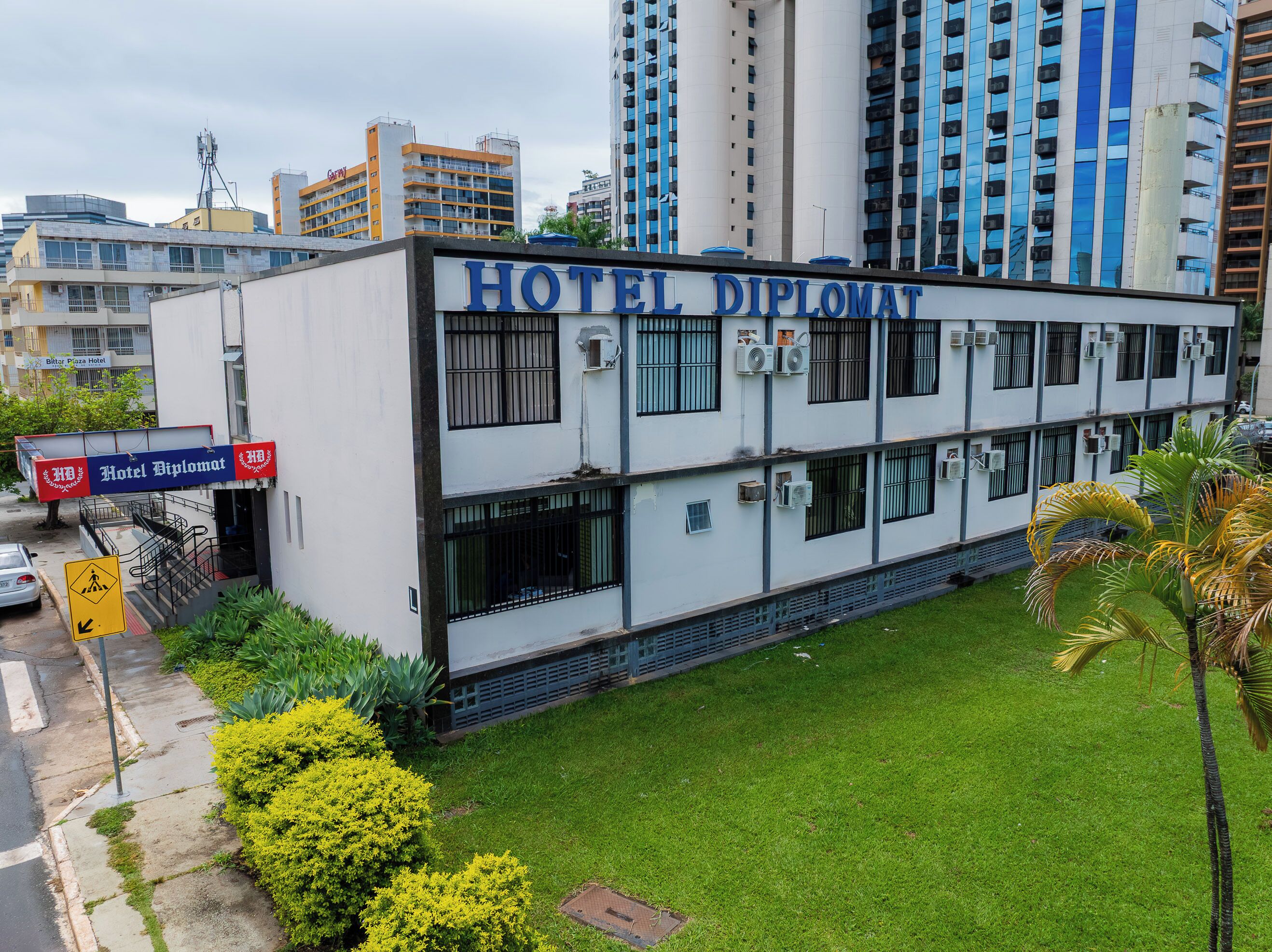 Vista frontal de la propiedad