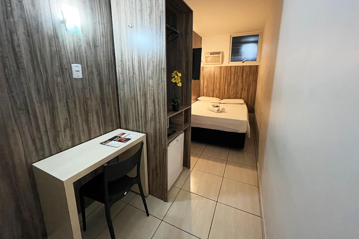 Minibar, una cassaforte in camera, una scrivania, postazione laptop