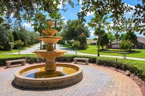 Family House | Fountain