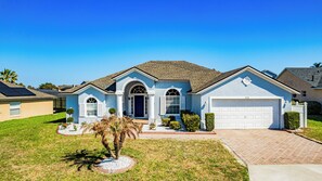 Front of property - Anchors Away House 4 Bedroom (Davenport)