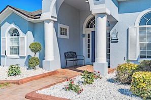 Front of property - Anchors Away House 4 Bedroom (Davenport)