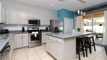 Family House | Private kitchen | Fridge, microwave, oven, stovetop