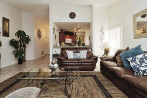 Family House | Living room | 55-inch Smart TV with digital channels, streaming services - Tropical Breeze House 3 Bedroom (Kissimmee)