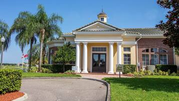 Family House | Property entrance