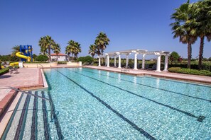 Family House | Pool | Outdoor pool, pool umbrellas, sun loungers - Crofton Springs House 4 Bedroom (Davenport)