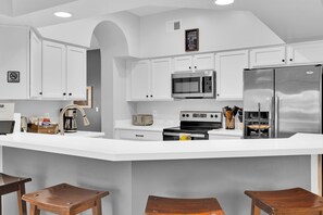 Family House | Private kitchen | Fridge, microwave, oven, stovetop