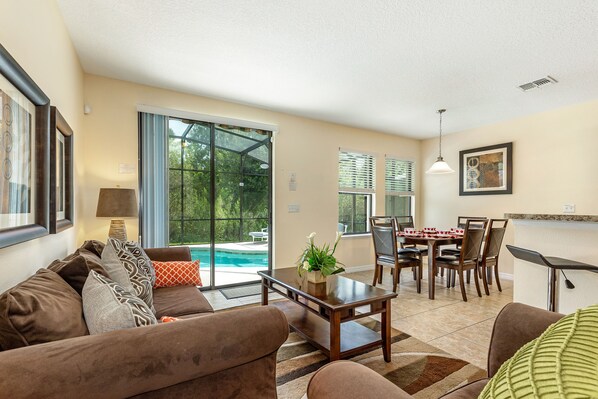 Family House | Interior - Cypress Pointe House 4 Bedroom (Davenport)