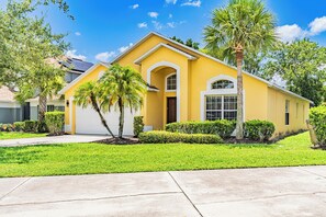 Front of property - Allamanda Holiday Home 4 Bedroom (Kissimmee)