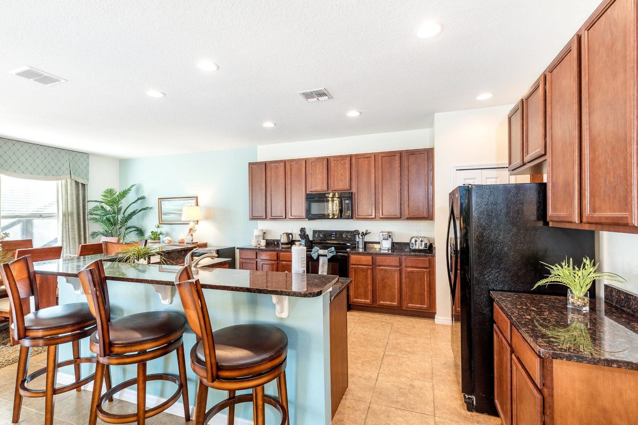 Family House | Private kitchen | Fridge, microwave, oven, stovetop