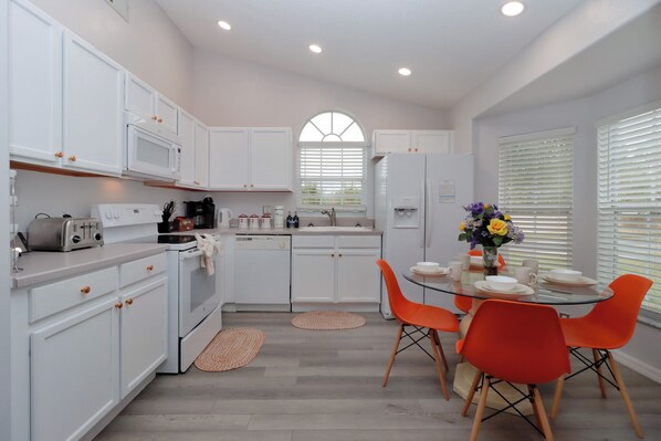 Family House | Private kitchen | Fridge, microwave, oven, stovetop