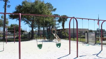 室外兒童遊樂區