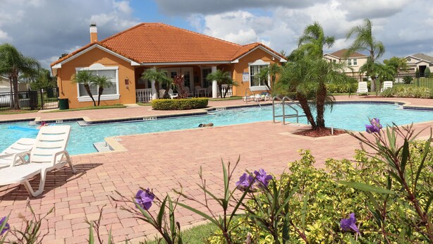 Hus | Pool