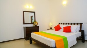 4 bedrooms, iron/ironing board, Internet, bed sheets