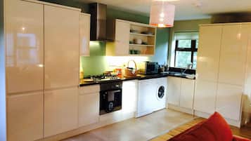 Fridge, microwave, oven, dishwasher