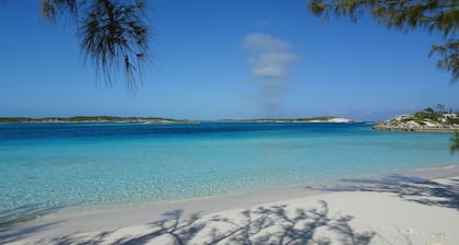 Ocean view cottage on a quiet beach just minutes from swimming pigs