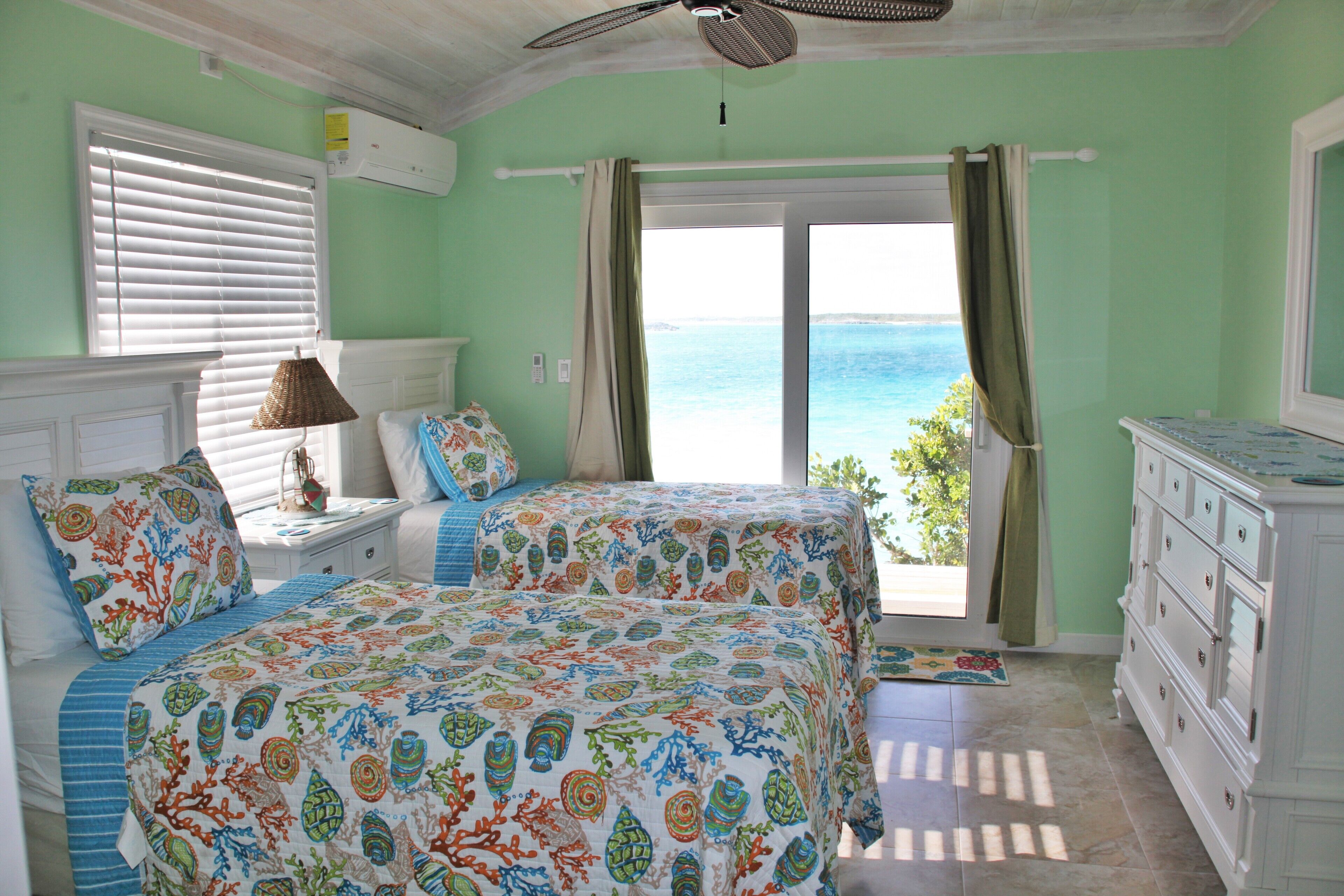 2 soverom, strykejern/-brett, reiseseng for barn og wi-fi (inkludert)