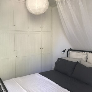 2 bedrooms, iron/ironing board, travel crib, free WiFi