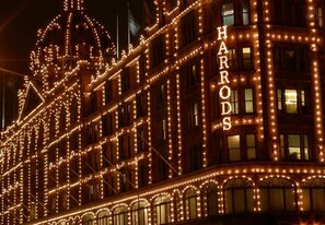 Exterior - luxury  2 Bed 2 Bath first floor with lift ,, parquet flooring, chic & beautiful (London)