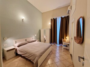 2 chambres, bureau, Wi-Fi gratuit, draps fournis