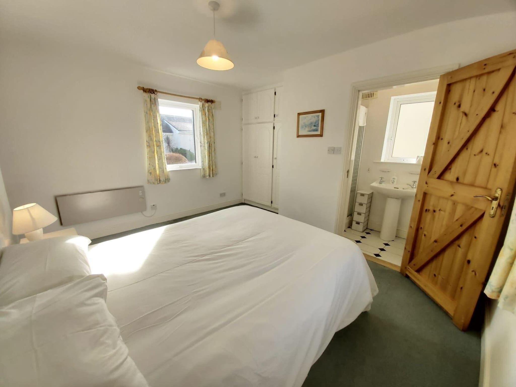 2 bedrooms, bed sheets