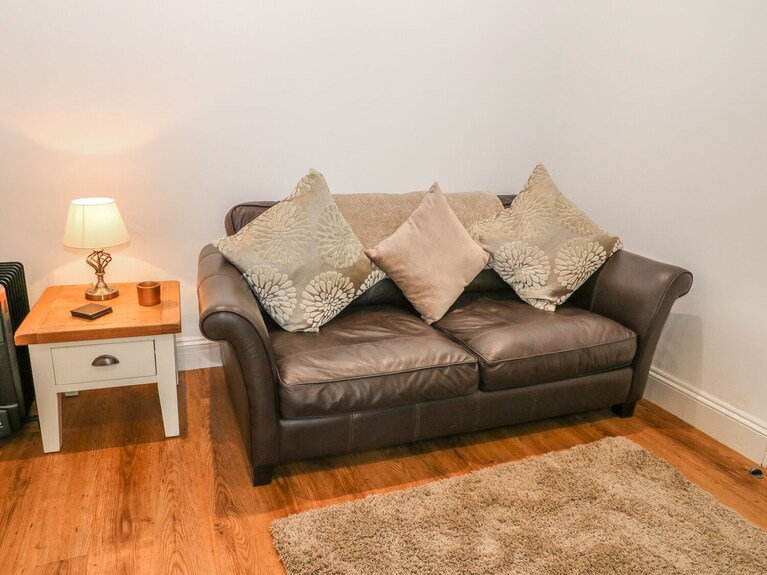 Farley Cottage I, Romantic, With A Garden In Farley Near Alton Towers - Staffordshire