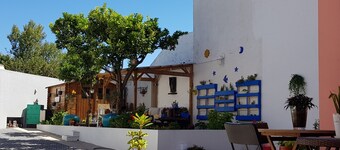 Luxurious Pink House | Terrace & Parking - 01 / Feb. 06 / Mar. 20% off