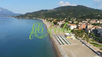 Una spiaggia nelle vicinanze