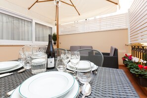 Dining - Rome Boutique Apartments with terrace, whirlpool in room, central. (6900335)