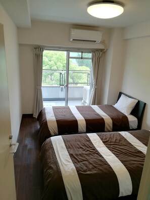 6 bedrooms, individually decorated, individually furnished - Osaka Stay JP (Osaka)