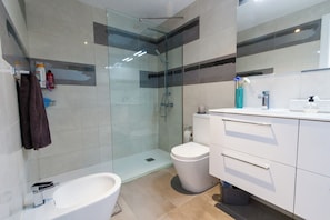 Hair dryer, towels - Luxurious apartment with garden (Agaete)