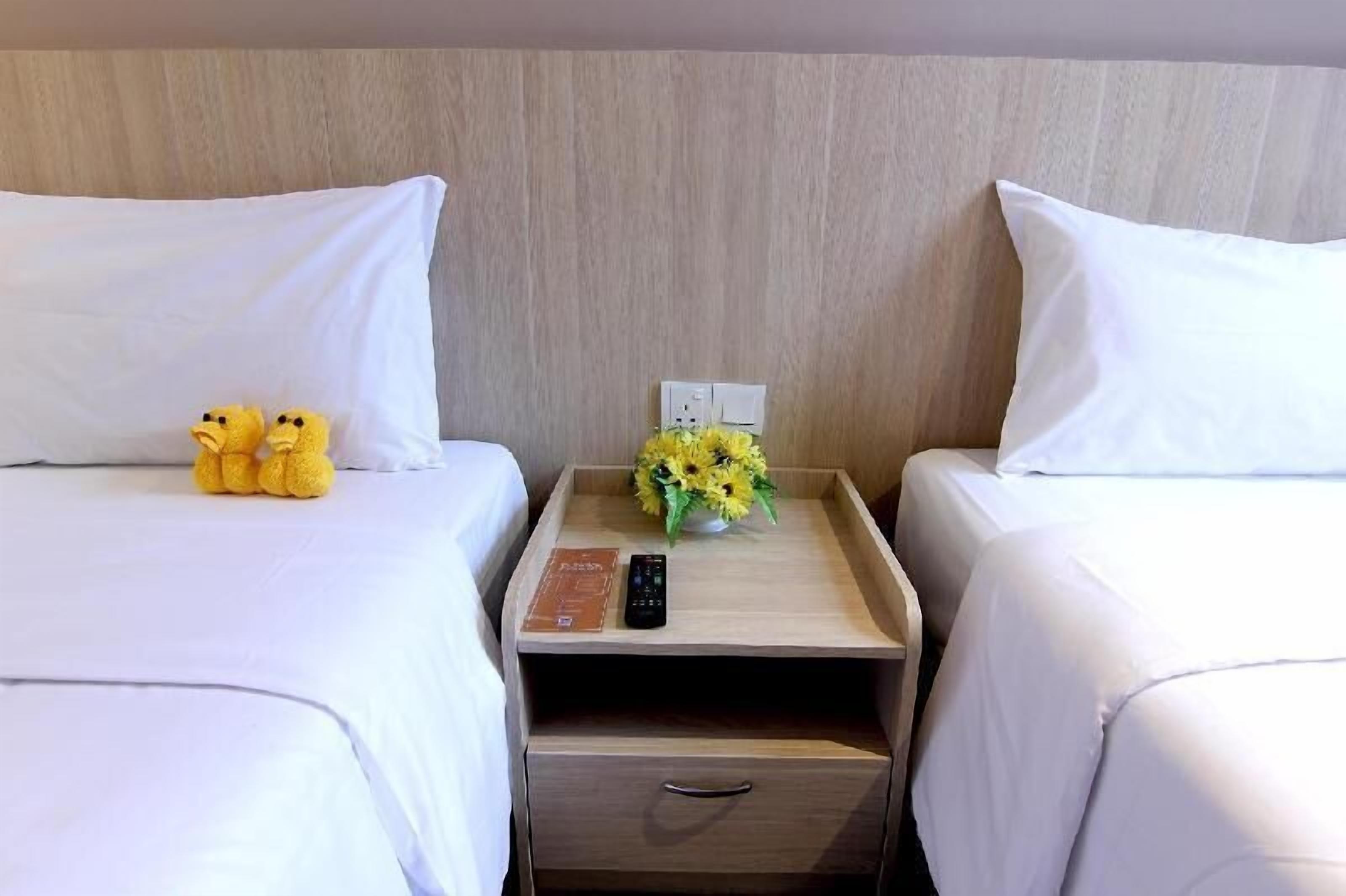 Skrivebord for bærbar PC, wi-fi (inkludert) og sengetøy