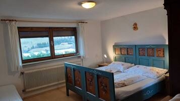 2 bedrooms, WiFi, bed sheets, wheelchair access