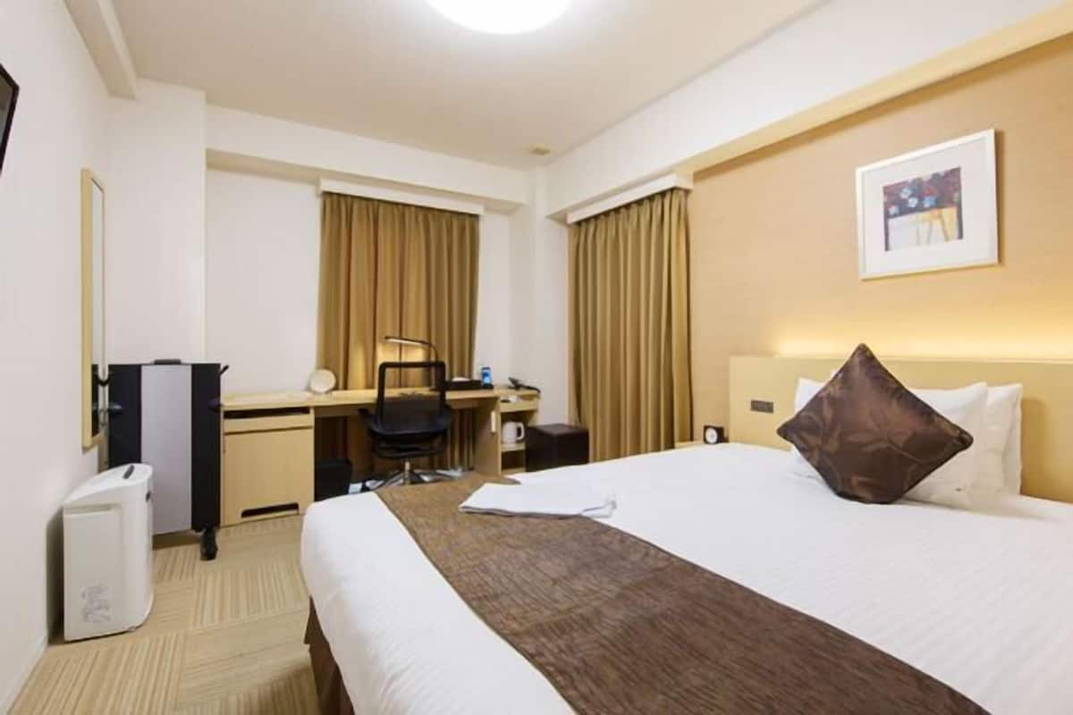 Minibar, Schreibtisch, schallisolierte Zimmer, Bügeleisen/Bügelbrett