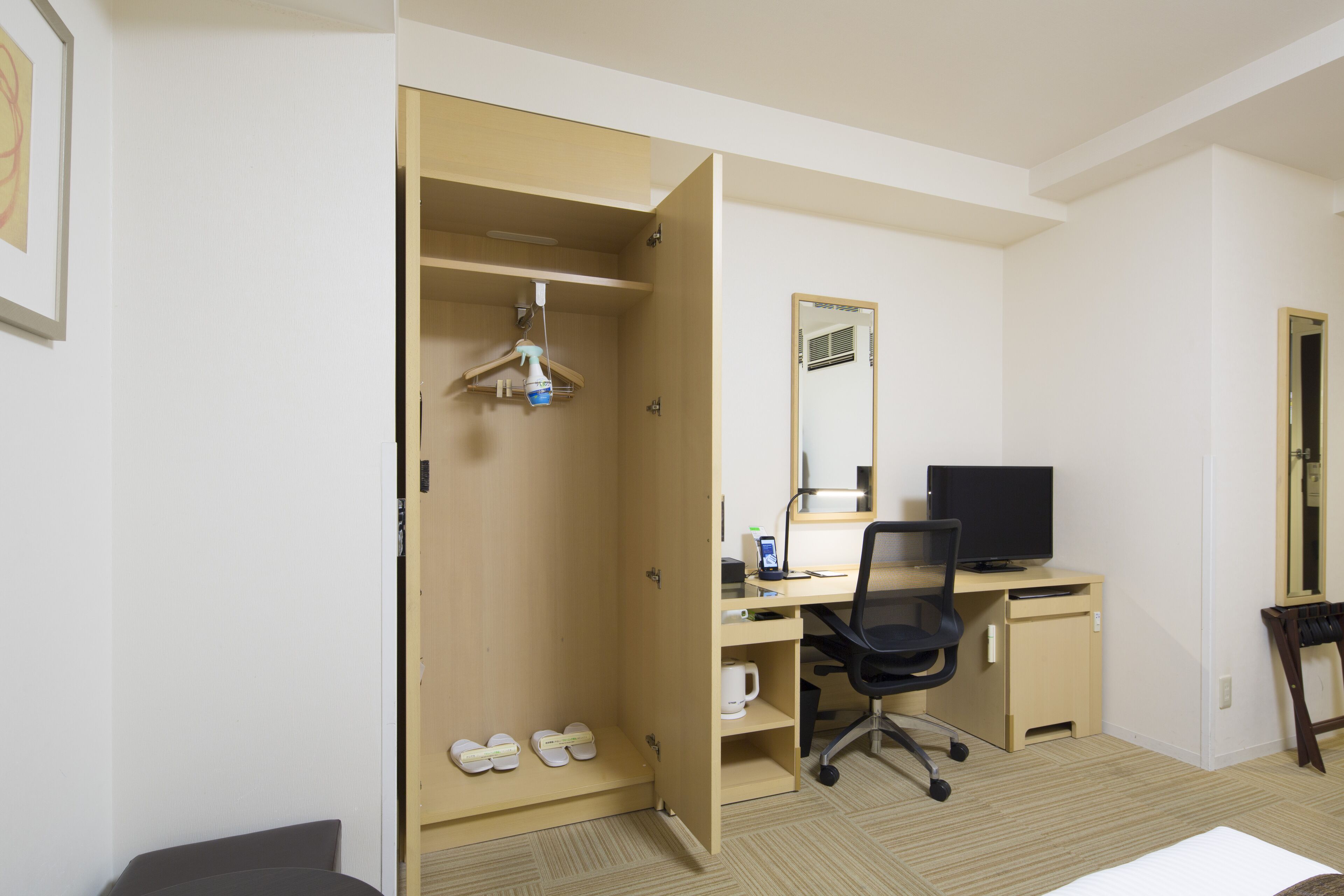 1 bedroom, minibar, desk, soundproofing