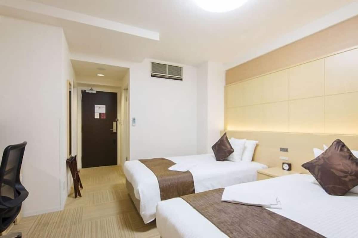 Minibar, Schreibtisch, schallisolierte Zimmer, Bügeleisen/Bügelbrett