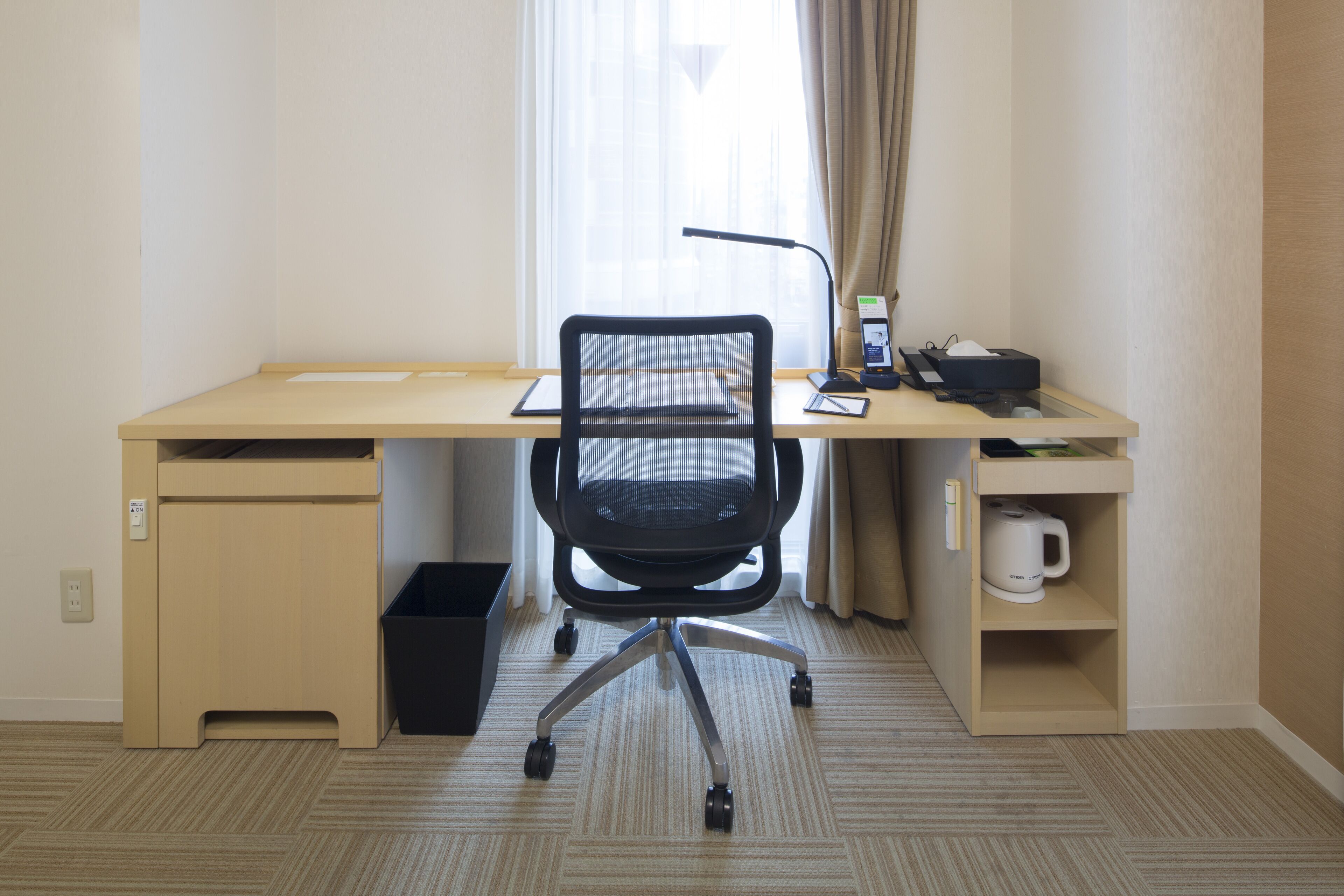 1 bedroom, minibar, desk, soundproofing