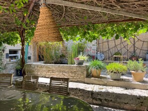 Terrace/patio - Stunning A/C Fully Renovated 18th c House w/heated Pool in traditional village (Combas)