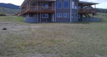 Outdoorsmans Paradise