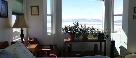 3 habitaciones, escritorio, tabla de planchar con plancha y wifi gratis