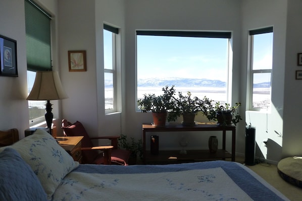 3 habitaciones, escritorio, tabla de planchar con plancha y wifi gratis 