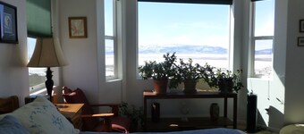 Great Views, Quiet Neighborhood, Comfortable Living & Pet Friendly!